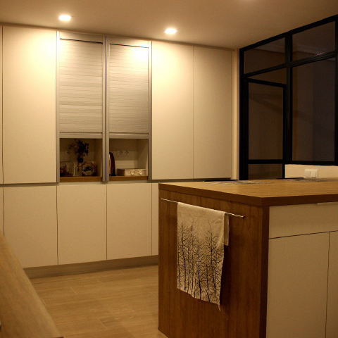 MOSSAICO-Sobre-mi-11 Imagen de Jose Luis de la Torre sentado en el respaldo de un banco